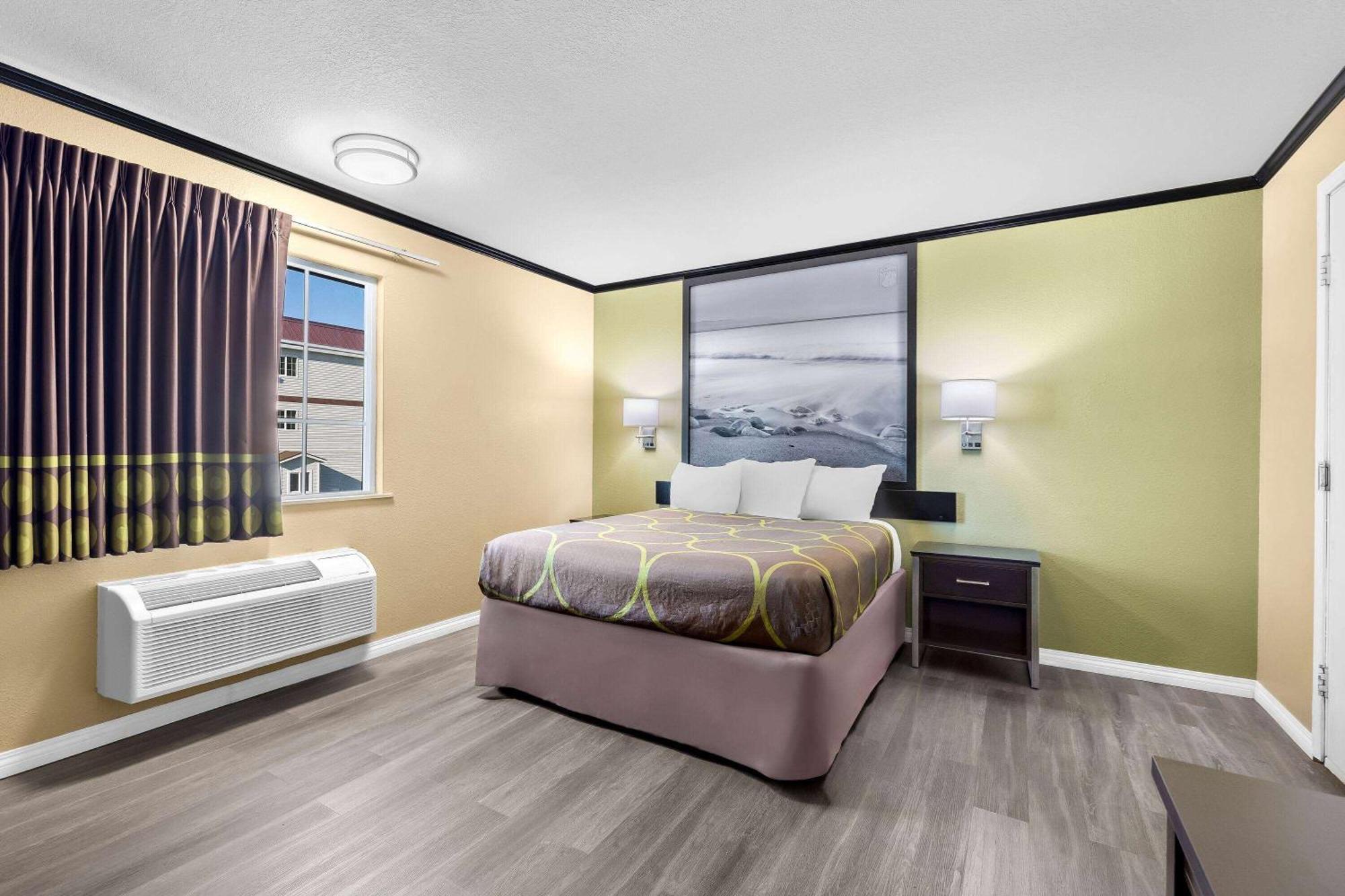 Super 8 By Wyndham Crescent City Buitenkant foto