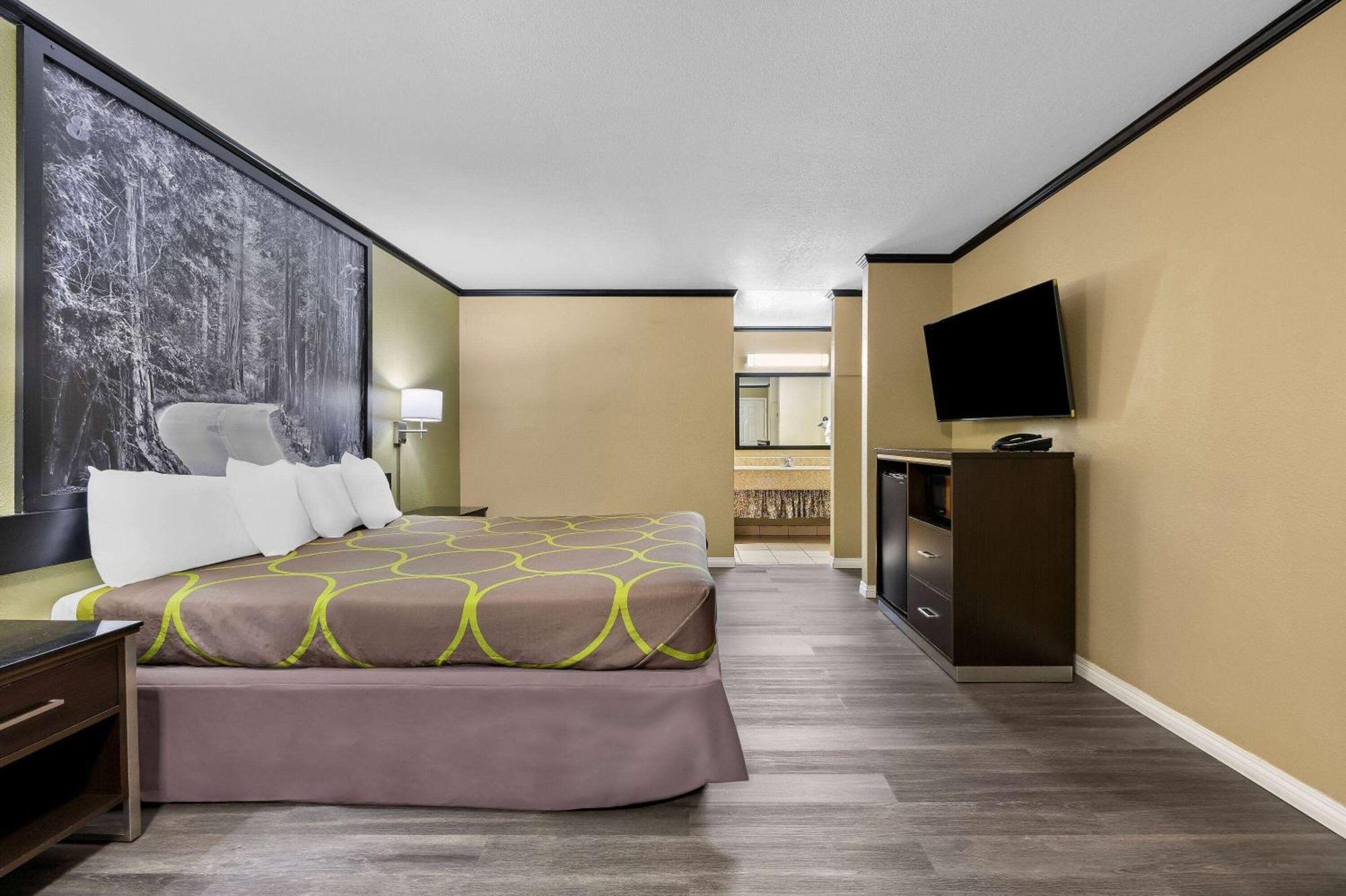 Super 8 By Wyndham Crescent City Buitenkant foto